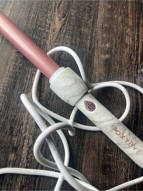 FoxyBae Rose Gold Curling Wand with White Marble Handle